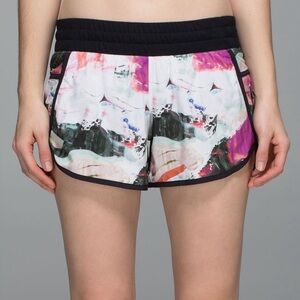 Lululemon Tracker Short III *4-Way Stretch